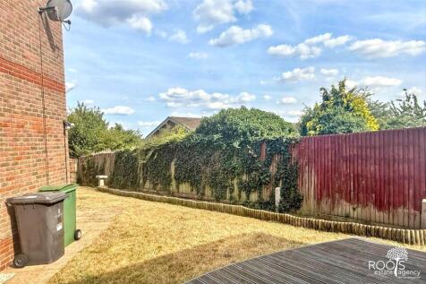 Extra Side Garden