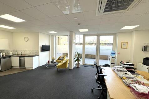 Kew Bridge  Unit 2  Brentford 6.jpg