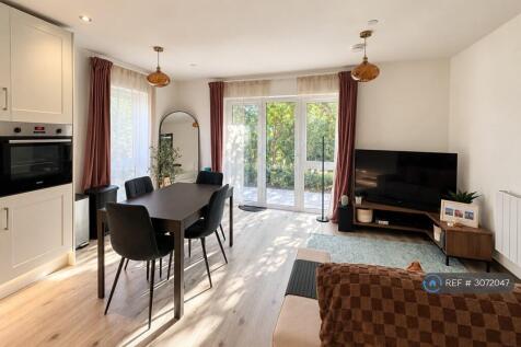 2 Bedroom Flat in WD18 7EU