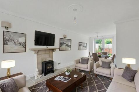 THROUGH LOUNGE/DINER