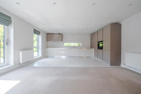 1346848-12-68bebc...