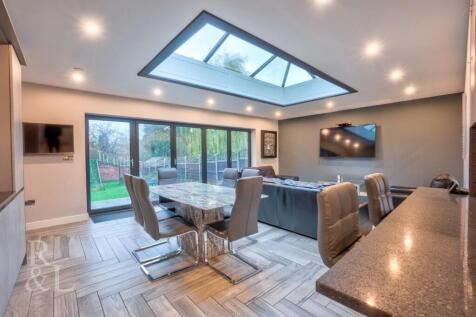 30 Carsington Crescent (14).jpg