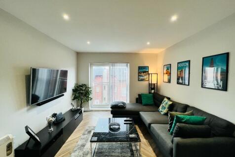 AVAILABLE from 28th AUGUST 2026 - Furnished 2 bedroom 1st floor apartment located within a popular development in West Didsbury close to the village and local transport networks.