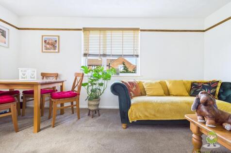 CAM01543G0-PR0135-STILL032