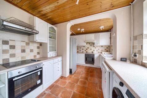 1396700-5-695f9a2...