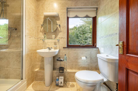 8 bed, 8 bath Detached in Leeds - Photo 21