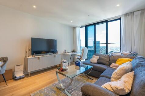 A lovely one bedroom on the 55th floor of Hampton Tower, SQP. Building facilities include 24-hour concierge, gym, swimming pool, cinema room, sky lounge.