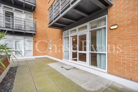 Langbourne Place, Is