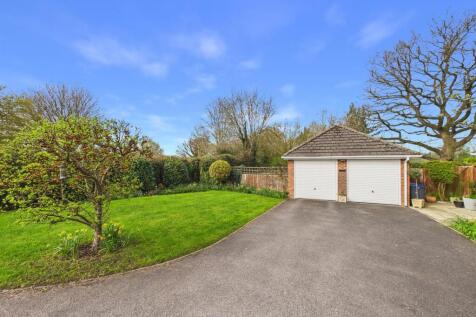 Double Garage & Front Garden