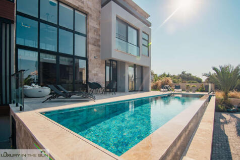 4 Bedroom LUXURY CUSTOM villa, private swimming pool Image 9999 2