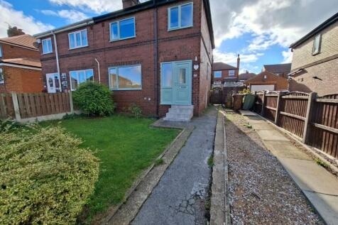 3 Bedroom Semi-Detached in WF8 4JU