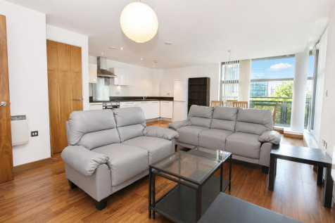 High quality two bedroom, two bathroom apartment in excellent central Leeds location. The property comprises open plan living room with fully equipped kitchen area, dining with floor to ceiling window