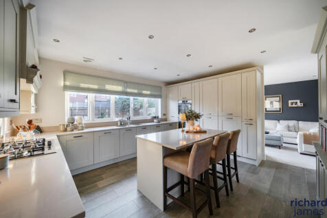 06afa61b10764cdabdc6e1b6a07dc4d3