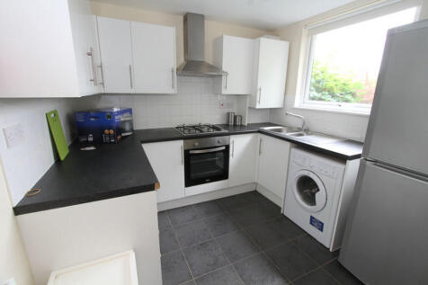 5 Bedroom Semi-Detached in CV4 8DU