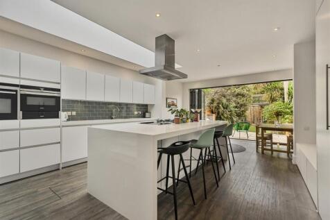 FOR SALE - Silver Crescent, W4