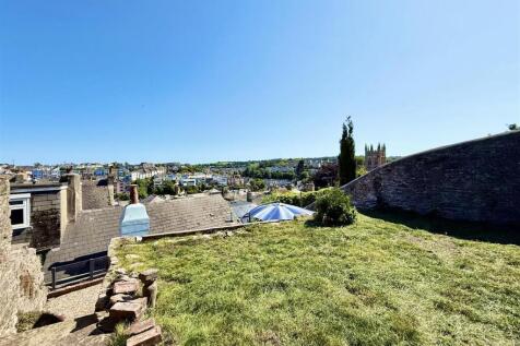 Rear Garden Top Left.jpg