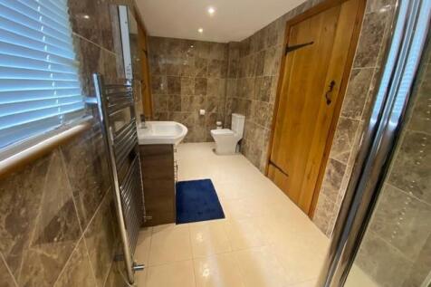 grananry shower room 2.jpg