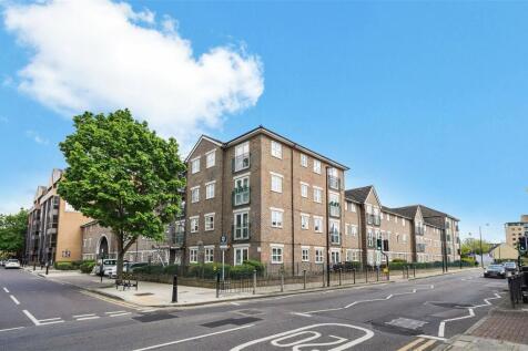 TWO BEDROOMS - GATED DEVELOPMENT - IDEAL LOCATION - REDECORATED AND NEWLY FURNISHED
A lovely 2 bedroom apartment located just off Westferry Road in this private gated development. The property featur