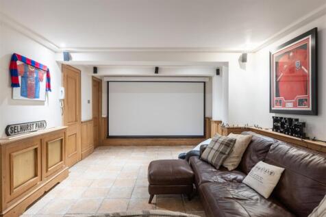 11 Pine Coombe-21.jpg