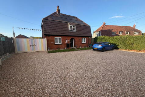 2 Bedroom Detached in CO7 7SF