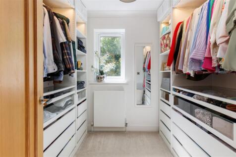 Dressing Room/Bedroom 4