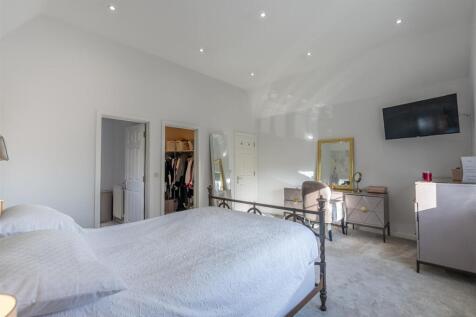 Brook Farm Close-15.jpg