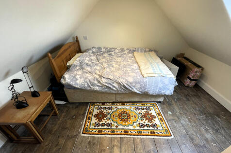 Bedroom 4.JPG