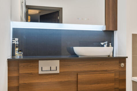 1319824-10-6867b3...