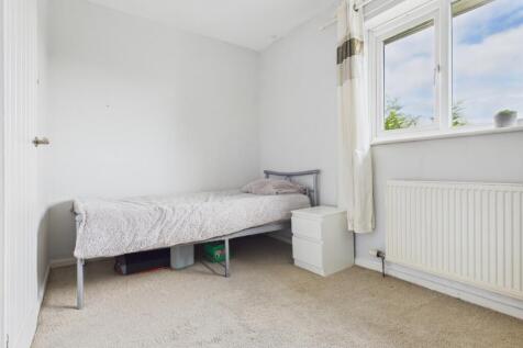 CAM03729G0-PR0155-STILL004