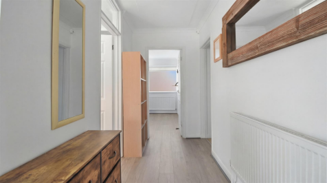 32 Bishopstone Drive (5).png