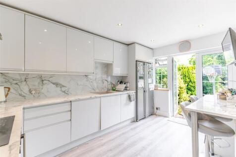 Kitchen 1.jpg