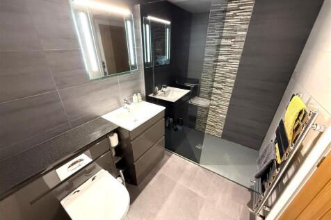 Shower Room.JPG