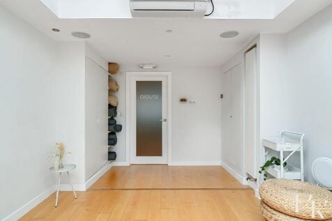 3 Queens Place, BN1 (6).jpg