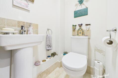 CAM02773G0-PR0357-STILL026