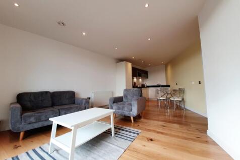A well presented two bedroom, one bathroom apartment in Candle House. GAS AND WATER BILLS INCLUDED. South facing balcony with river views. Furnished to a high standard. Walk in wardrobe. Available 01/
