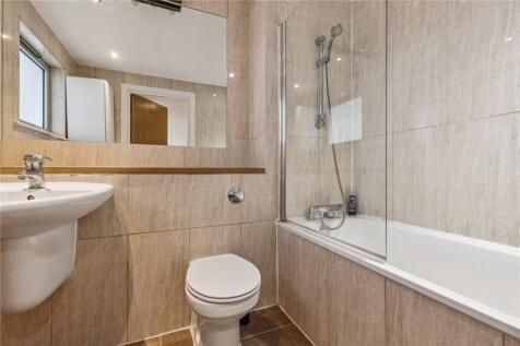 2 bed, 2 bath Apartment in cardiff - Photo 13