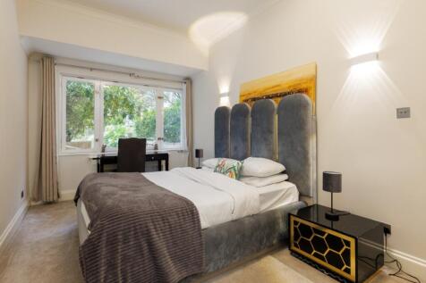 Southwick Street ...