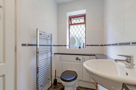 Exquisite En-suite Shower Room