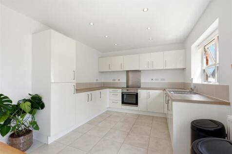 Kitchen_2.jpg