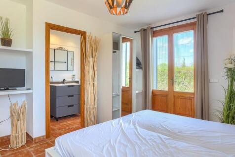 Bedroom 4 with en su