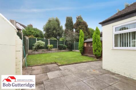 ENCLOSED REAR GARDEN