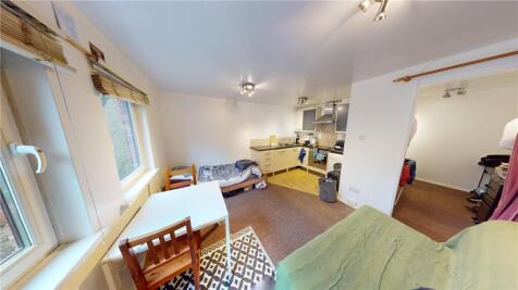 MODERN STUDIO APARTMENT LOCATED CLOSE TO THE WATERFRONT AND CITY CENTRE. This lovely studio comprises a kitchen/living space, kitchen supplied with an electric oven, electric hob, fridge and washing m