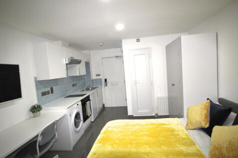 Enjoy the convenience of city living in the heart of Leeds city centre with this well-managed property from Samara Lettings.