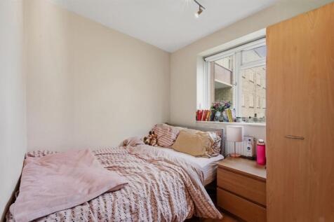 Bedroom.2.jpg