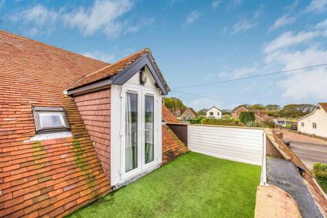 250 Havant Road, Hayling Island-Small-PorticoMarke