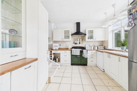 CAM02089G0-PR0546...