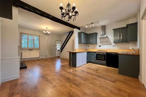 Tolland30Kitchen....jpg