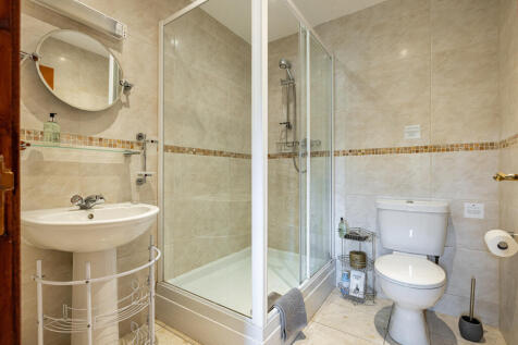 8 bed, 8 bath Detached in Leeds - Photo 22