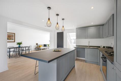 Kitchen / Breakfast Room