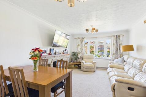 EweMove - Splading - Farmers Gate - Living Room
